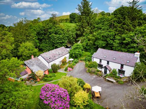 Brynarth Country Cottages — 4-Star Luxury Hotel in Aberystwyth, United Kingdom
