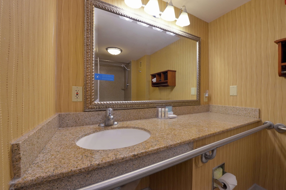 Hampton Inn Frederick - photo 26
