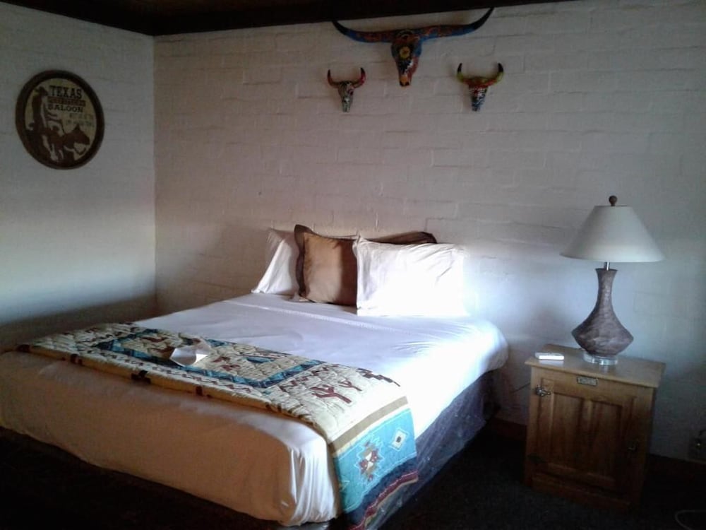 Sterling Gardens Hotel - photo 18