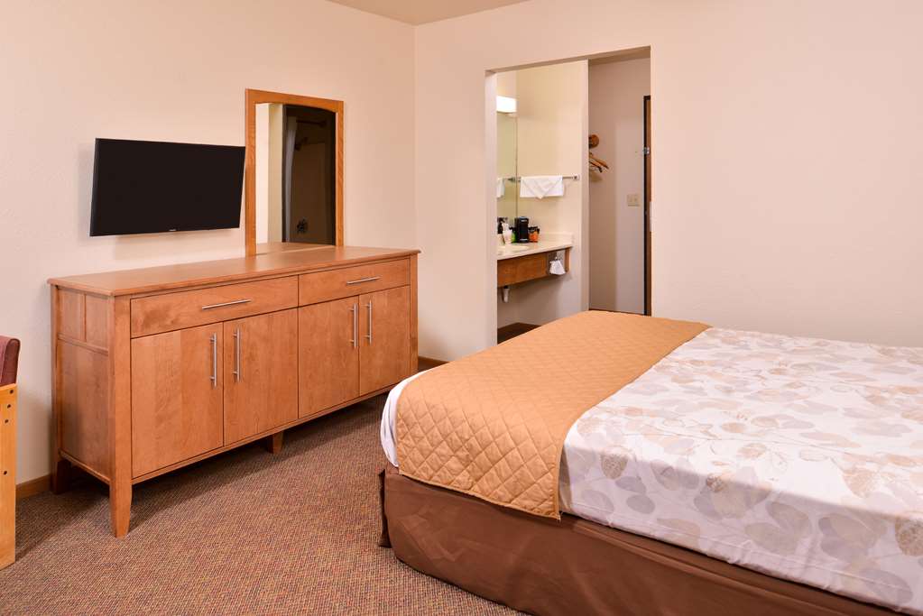Americas Best Value Inn Missouri Valley - photo 11