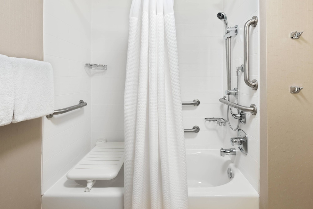 SpringHill Suites by Marriott Asheville - photo 13