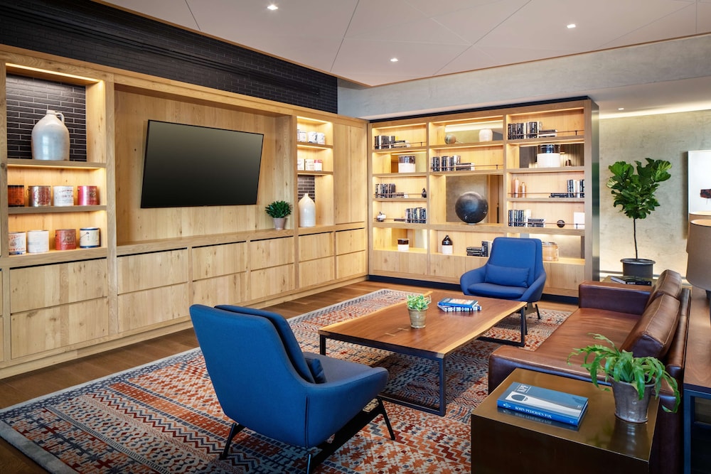 Canopy by Hilton Baltimore Harbor Point - photo 5