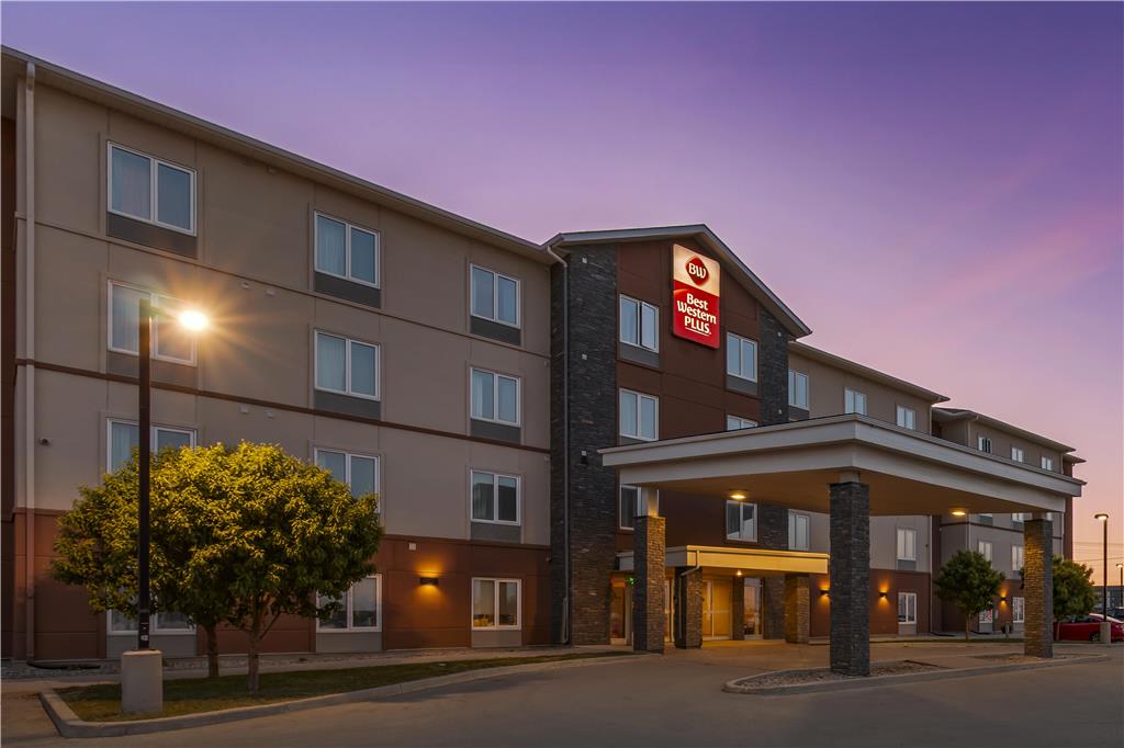 Best Western Plus Winnipeg West pet-friendly hotel Headingley