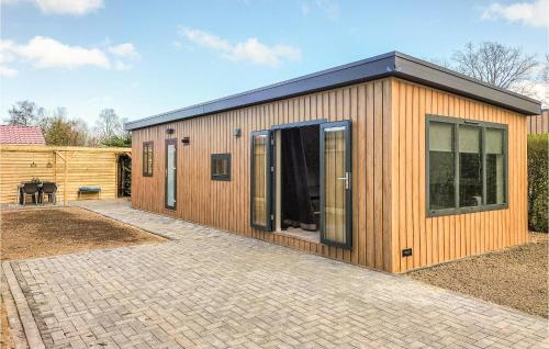 2 Bedroom Cozy Home In Heinkenszand — 4-Star Luxury Hotel in Goes, Netherlands