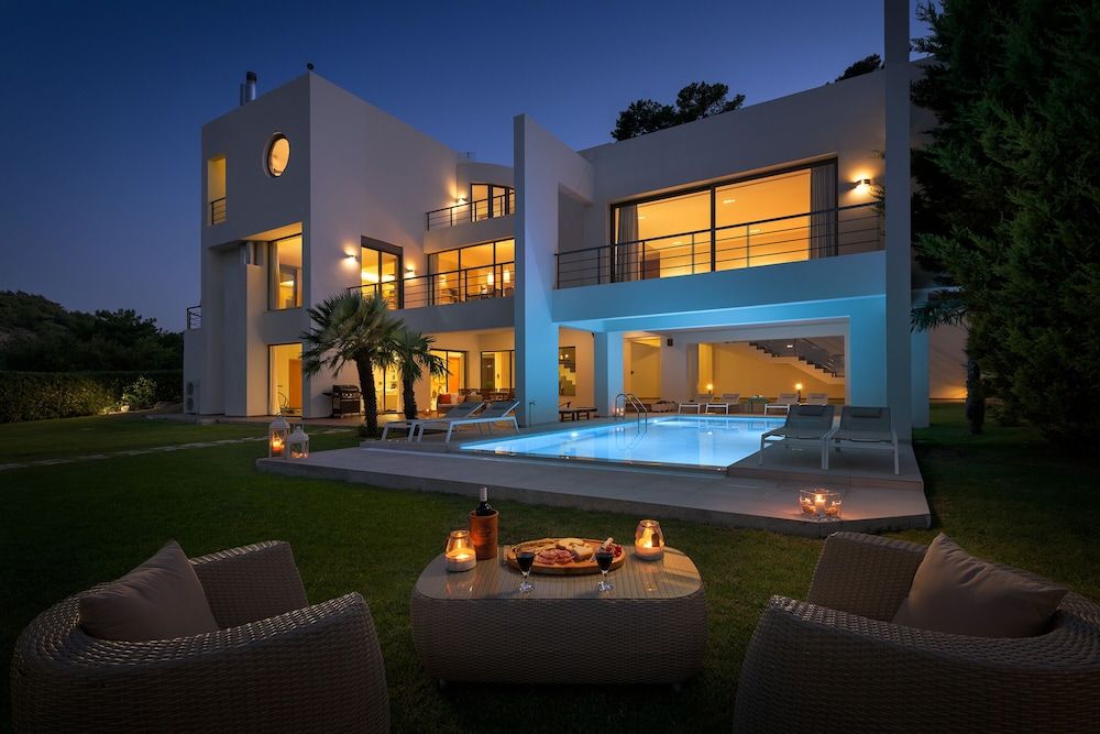 Ixian Hilltop Villa — 4-Star Luxury Hotel in Ialysos, Greece