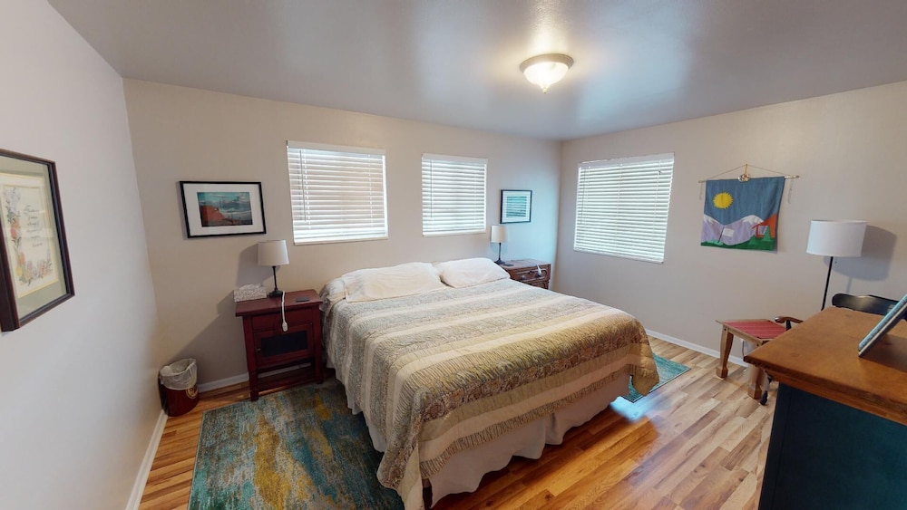 Hideout FT Abajo Stunning Views - photo 4