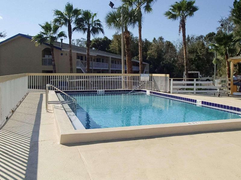 Rodeway Inn Leesburg Chain of Lakes - photo 20