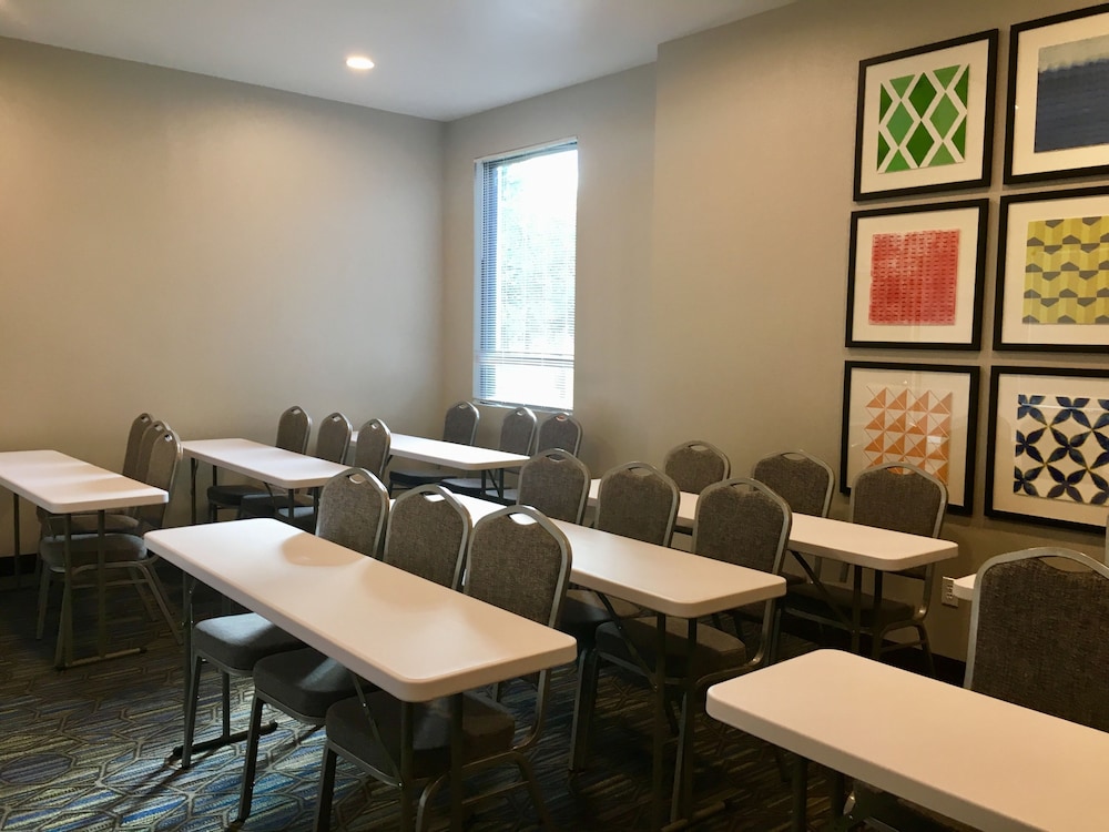 Holiday Inn Express Grand Island Niagara Falls by IHG - photo 51