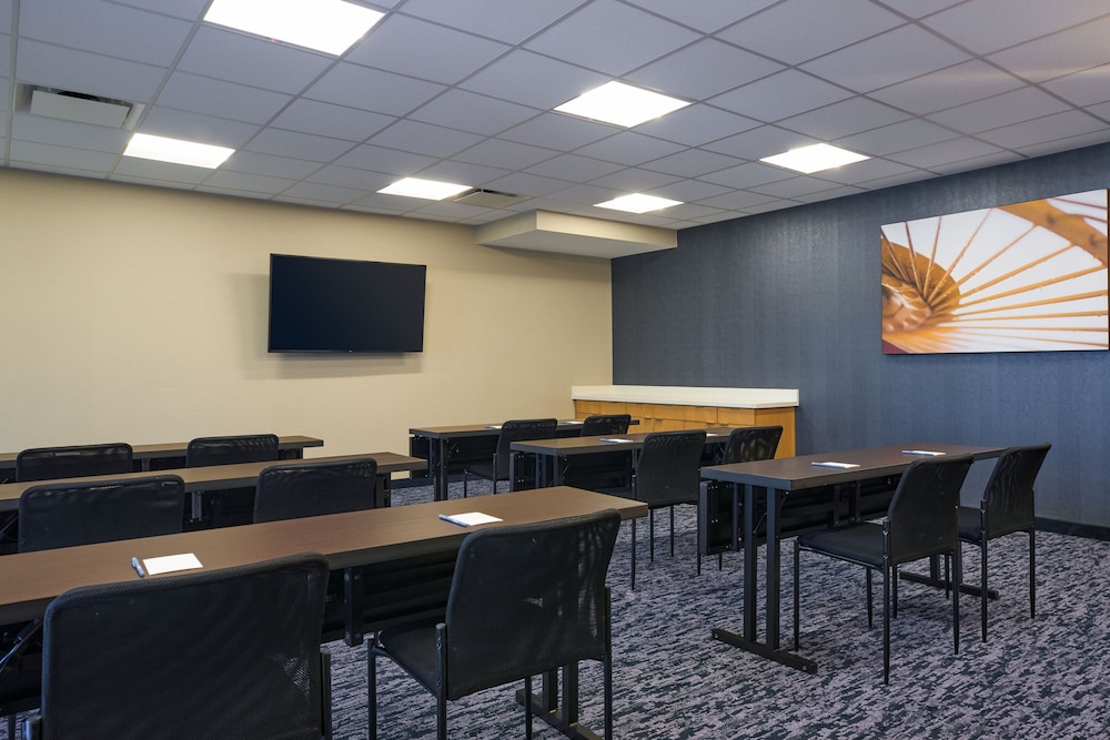 Fairfield by Marriott Inn & Suites Hagerstown - photo 20