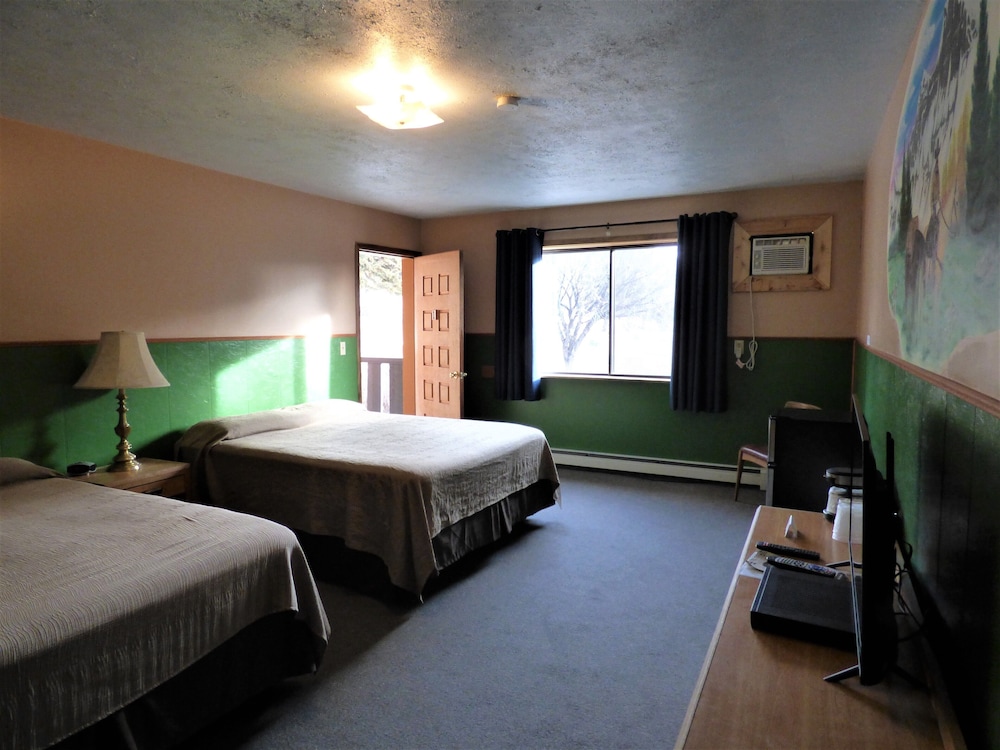 The Hitching Post Hotel and Farm Store - photo 11