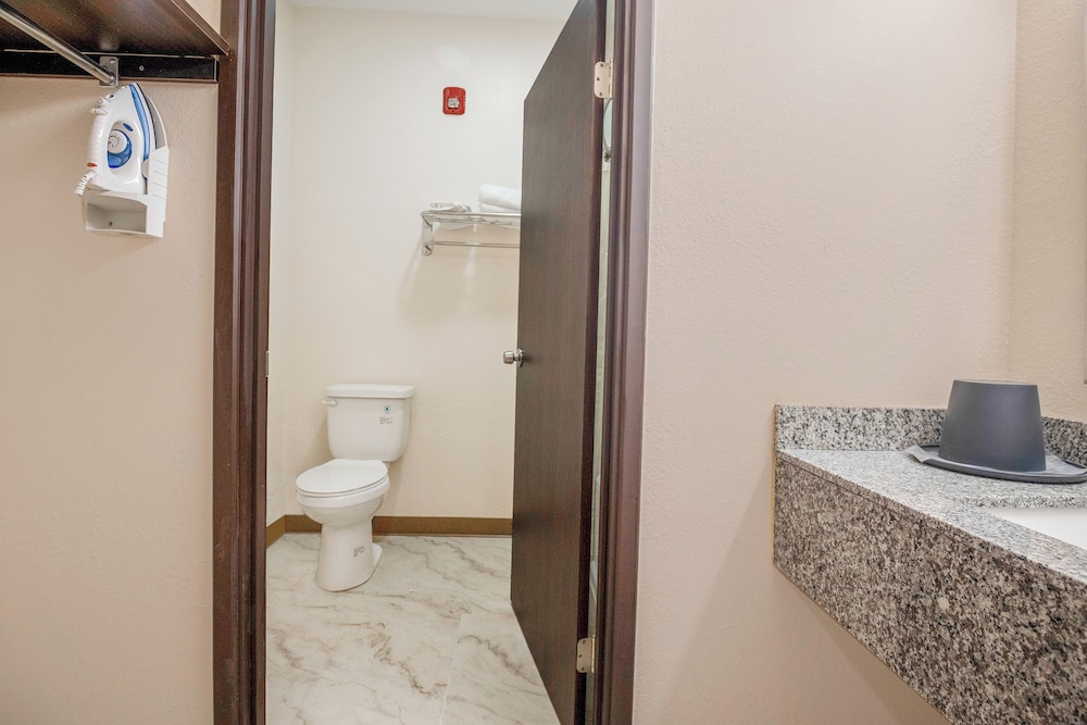 OYO Hotel Adairsville Calhoun South I 75 - photo 37