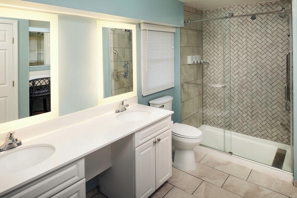 Surfside Hotel and Suites - photo 49