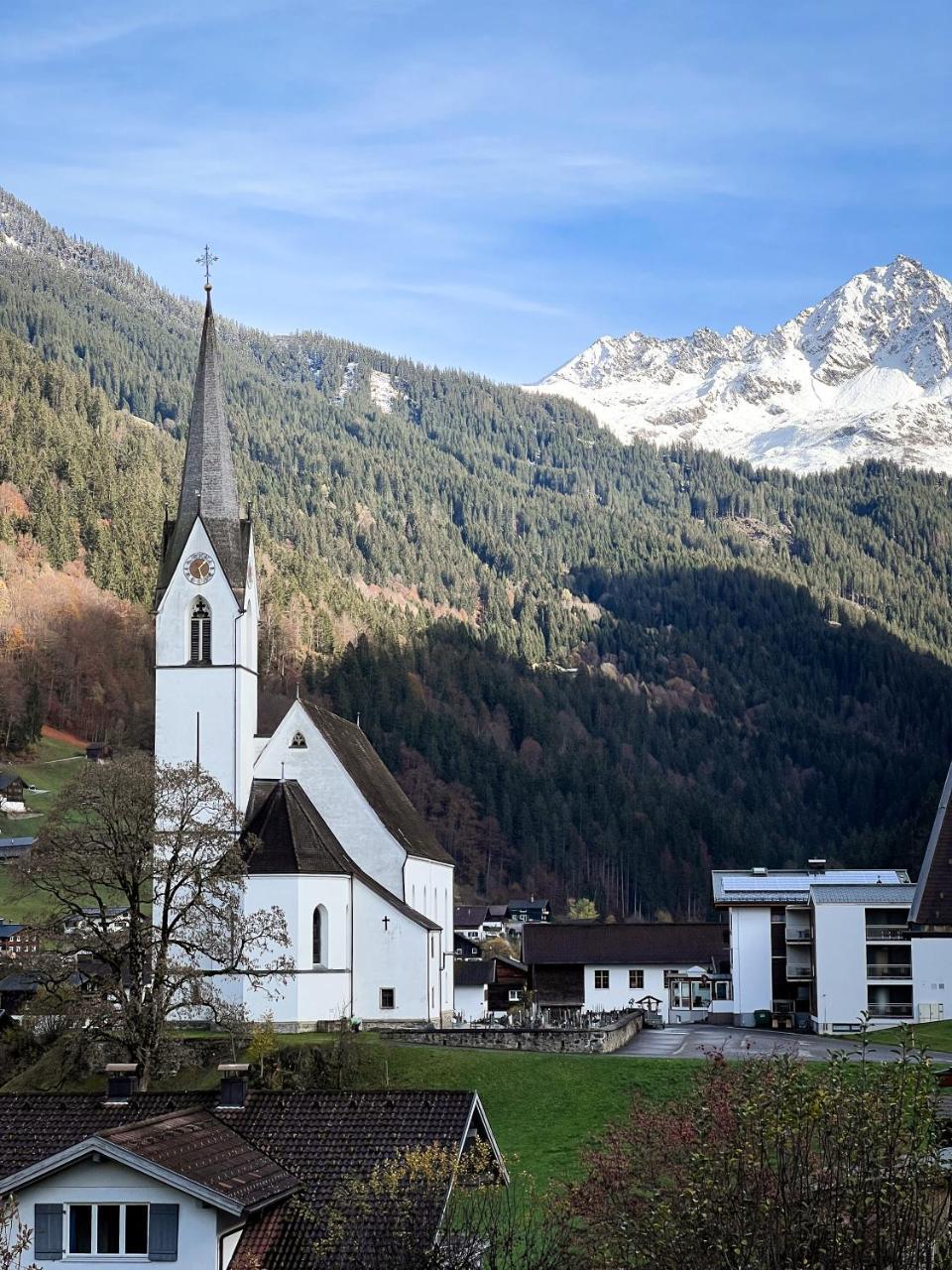 Spitzen Blicke Apartments — 4-Star Luxury Hotel in Silbertal, Austria