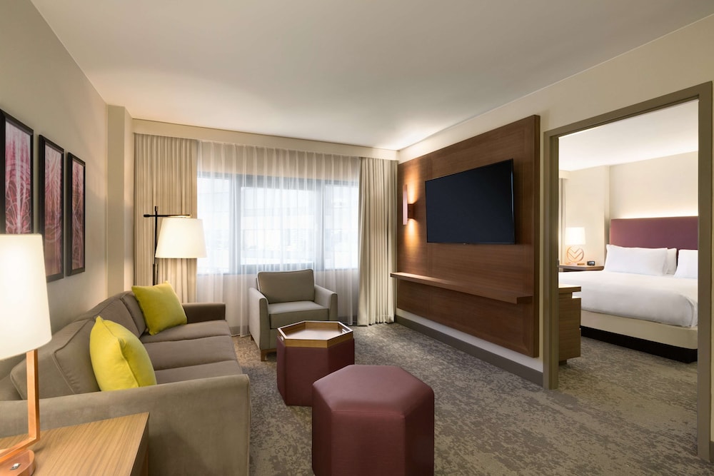 Embassy Suites by Hilton Phoenix Downtown North - photo 25
