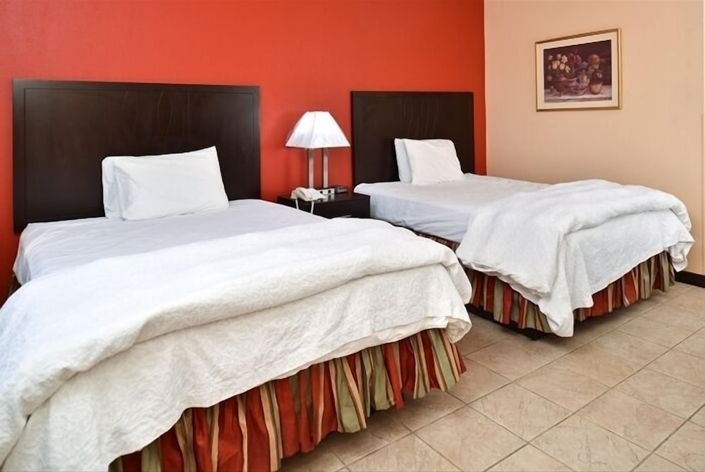 La Bonita Inn And Suites - photo 12