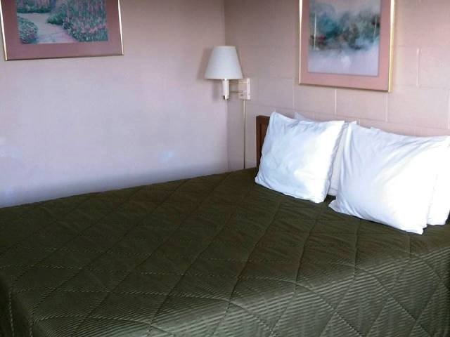 Red Carpet Inn Dix - last minute hotel in Unknown City