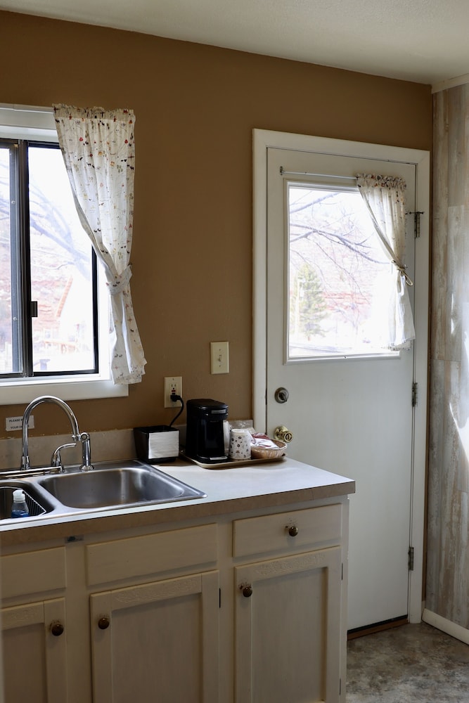 Rocky Mountain Lodge - photo 30