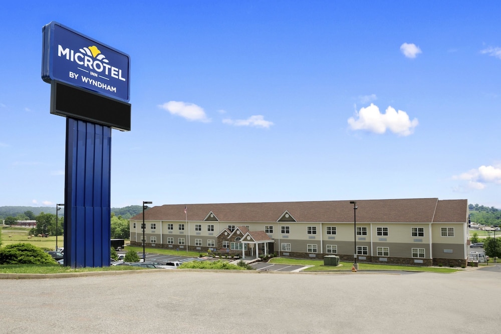Microtel Inn By Wyndham Mineral Wells Parkersburg — Mineral Wells