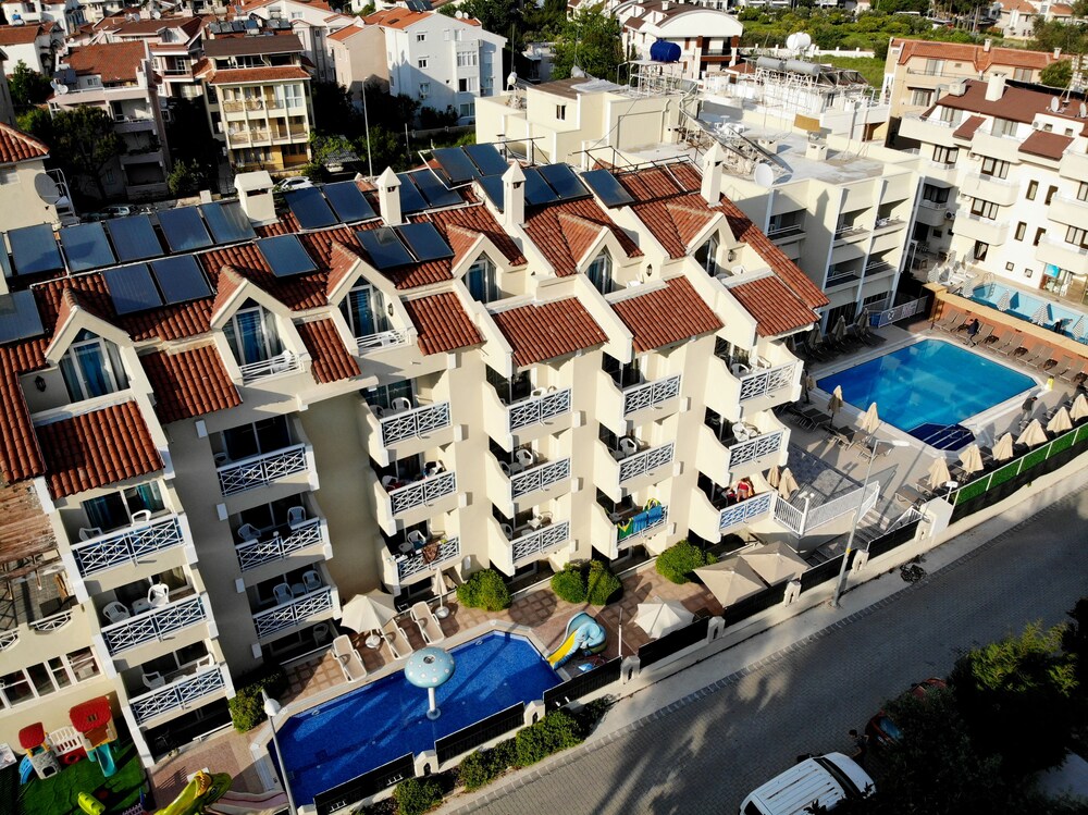 Blue Palace Hotel & Family