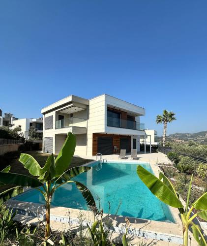 Nefiss villa with private pool — 4-Star Luxury Hotel in Kusadasi, Turkey