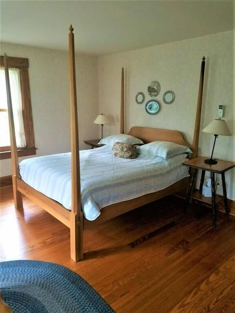 The Wayside Inn - photo 32
