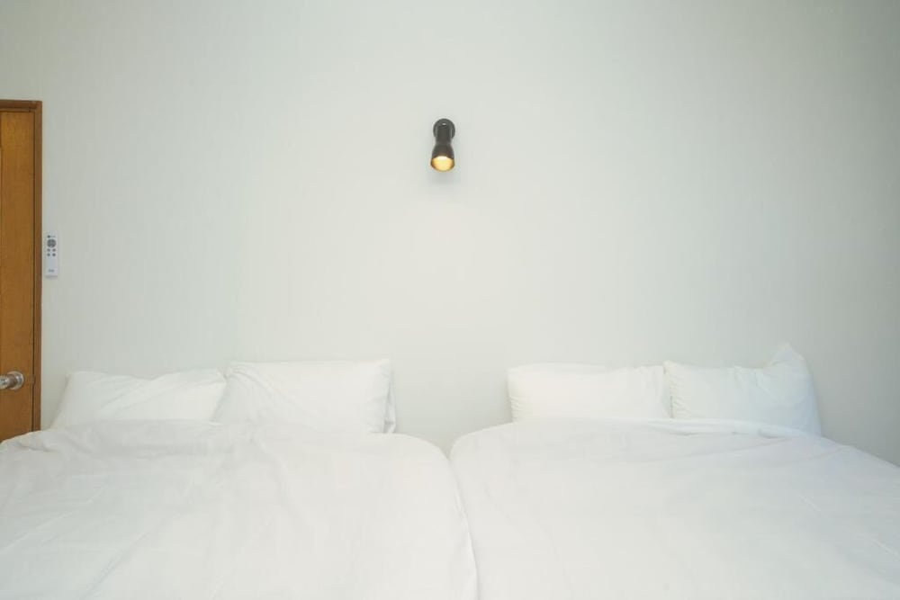 Toya Blue — Unknown City — photo 5