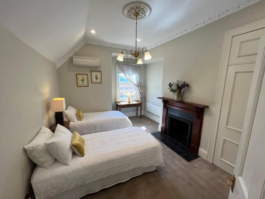 Porters Cottage Oasis — 4-Star Luxury Hotel in Albury, Australia