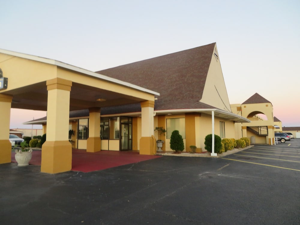 Days Inn by Wyndham Blytheville - photo 74