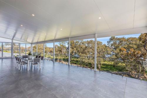 Lakeside Retreat — hotel in Long Jetty