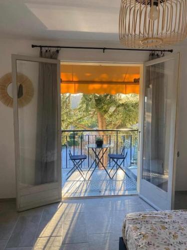 Studio Les Fontaines in Greoux-Les-Bains, France