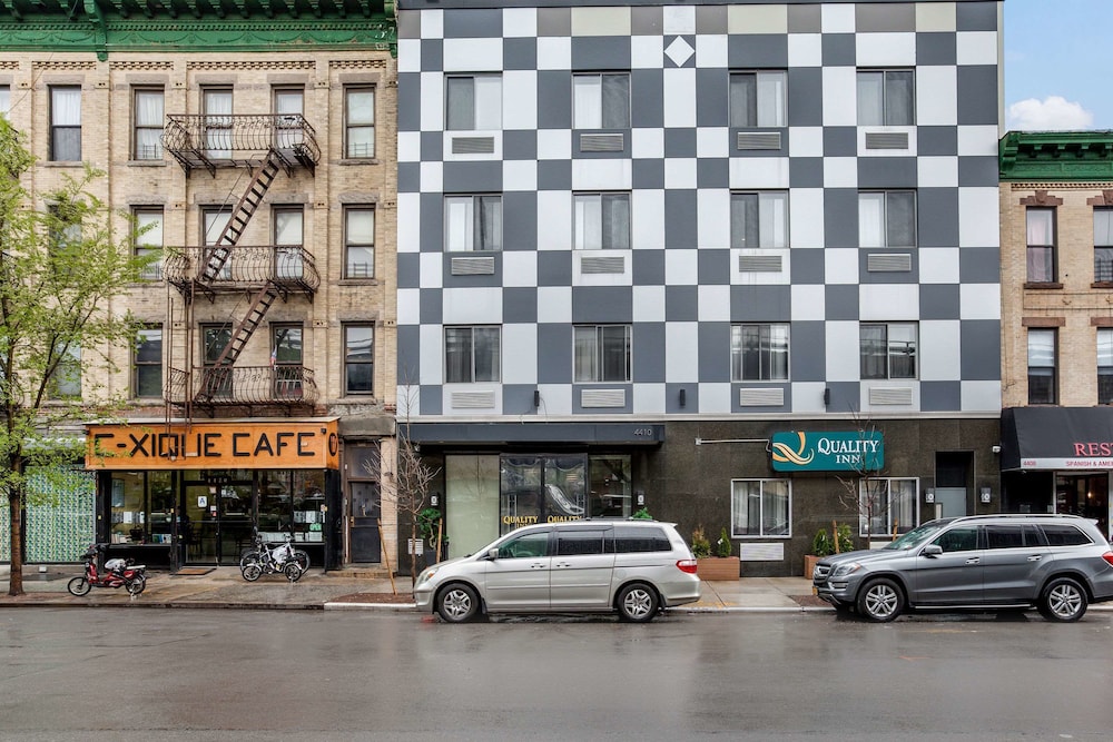 Quality Inn near Sunset Park in Brooklyn, United States