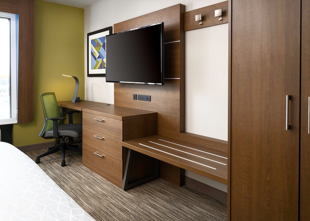 Holiday Inn Express & Suites Olive Branch by IHG - photo 7