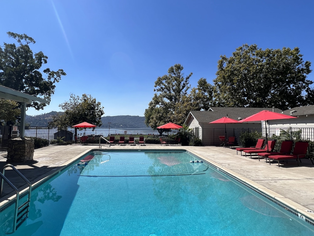 Clear Lake Cottages & Marina - photo 143