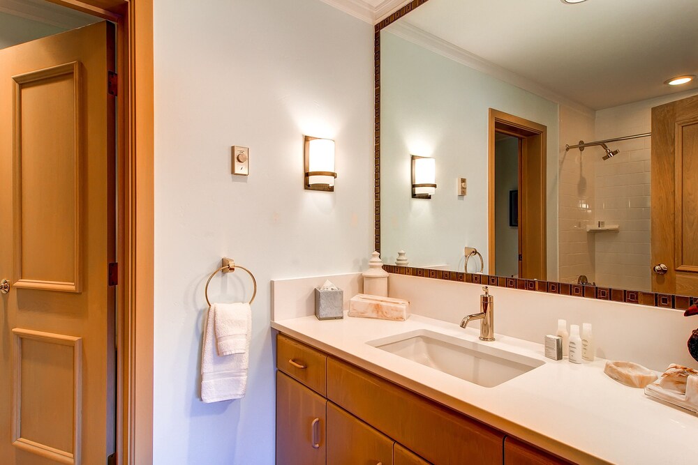 Highlands Slopeside by East West Hospitality - photo 364