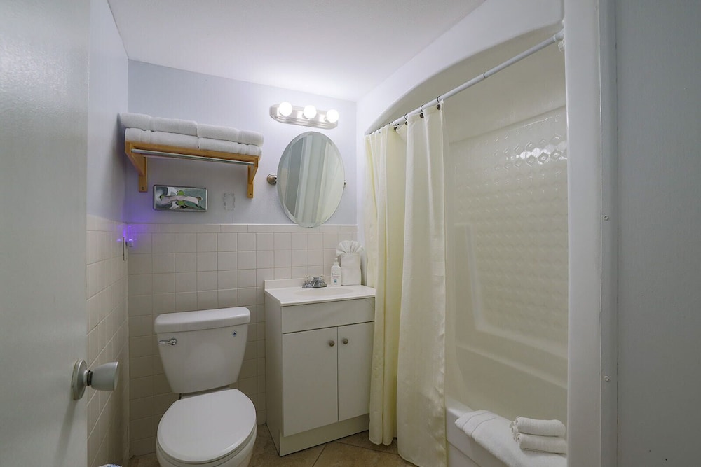 Coastal Waters Inn - photo 156