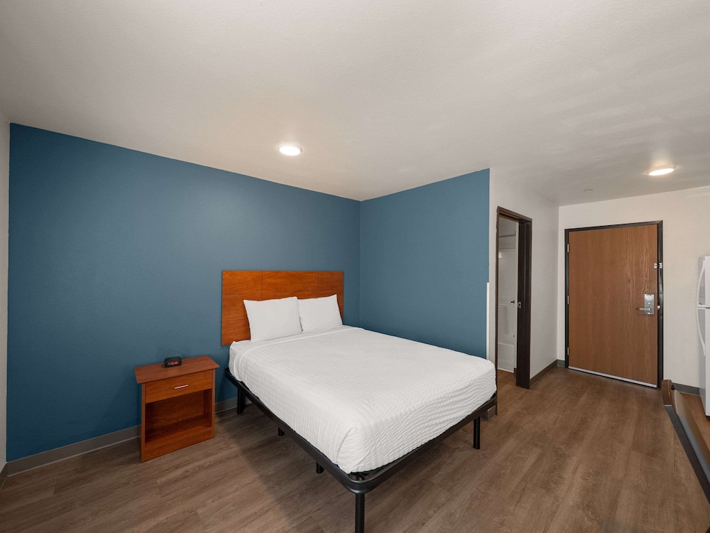 WoodSpring Suites Rockwall East Dallas - photo 17