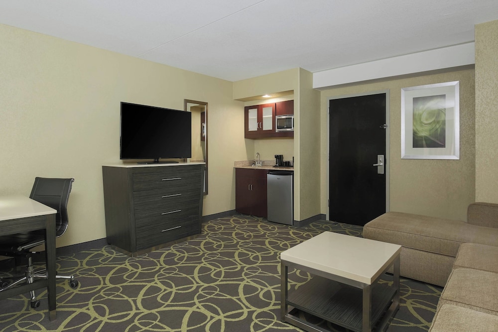 Springhill Suites Marriott Quail Springs - photo 12