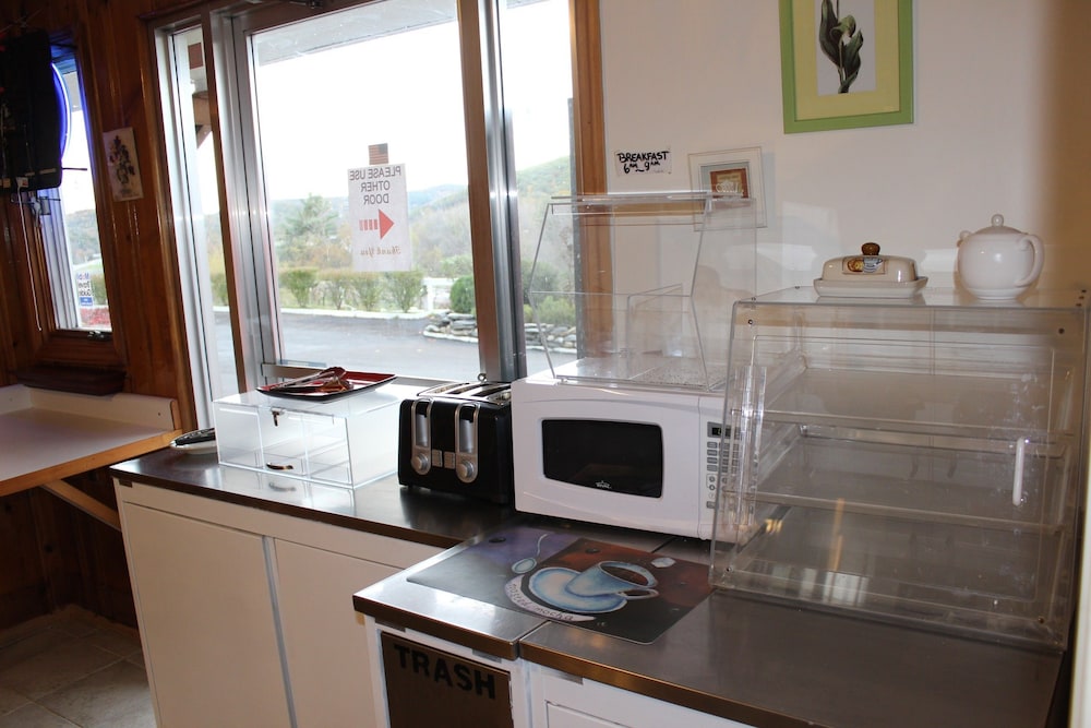 Berkshire Travel Lodge - photo 32
