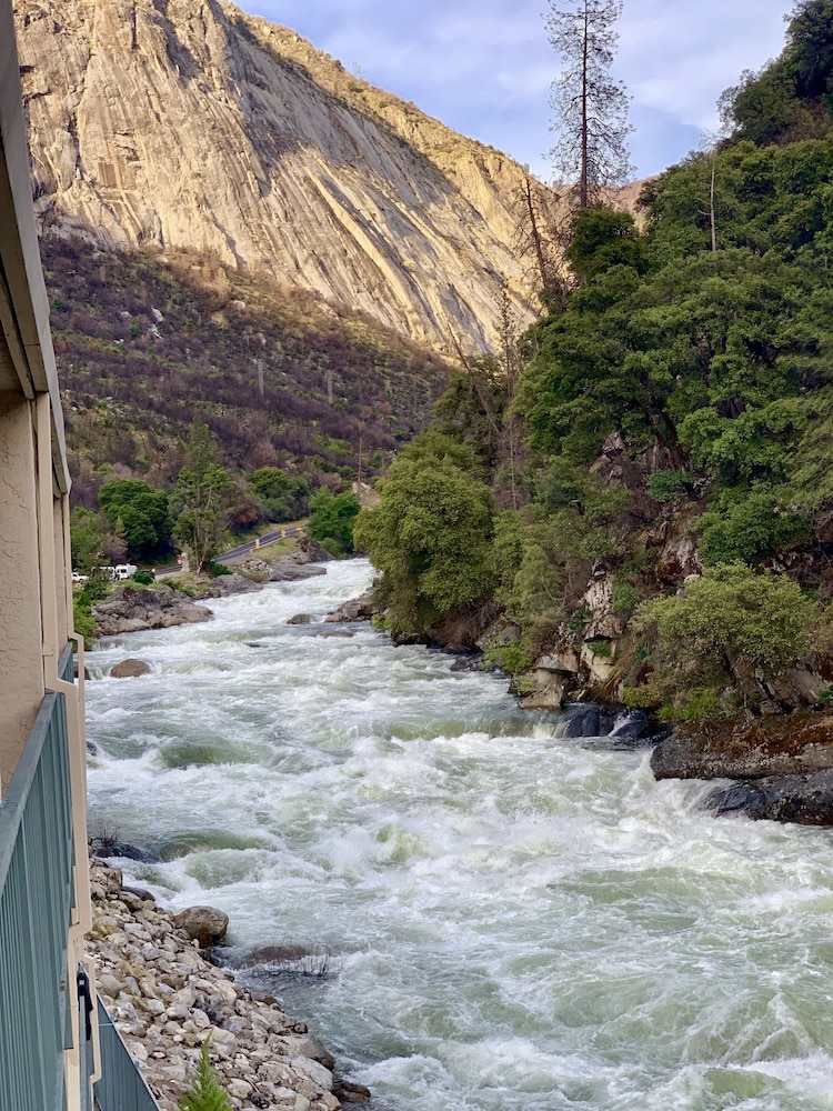 Yosemite View Lodge - photo 44
