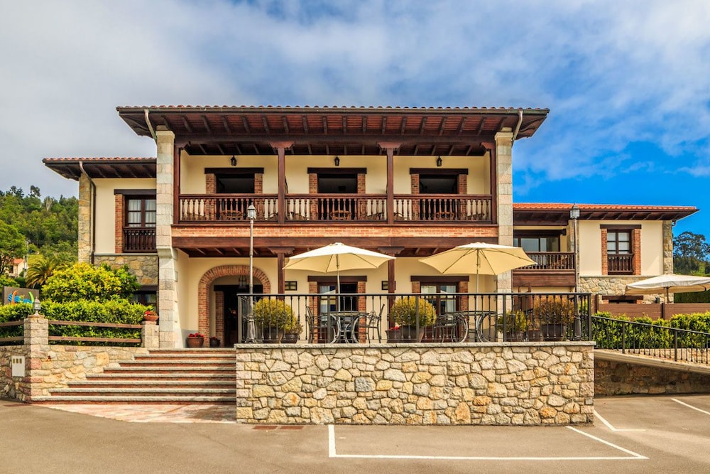 Hotel Rural Andrin — carbon neutral stay, Llanes