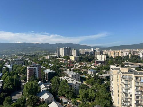 Deluxe Rooms and Apartments Near Metro