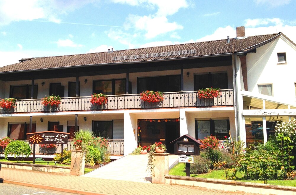 Café & Pension Meine Sonne ... Sole Mio — 4-Star Luxury Hotel in Bad Sooden-Allendorf, Germany