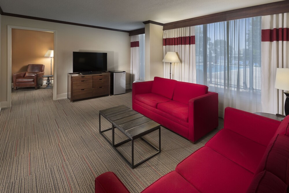 Four Points by Sheraton Kansas City Airport - photo 13