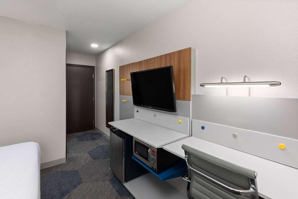 Microtel Inn & Suites by Wyndham Buda Austin South - photo 16