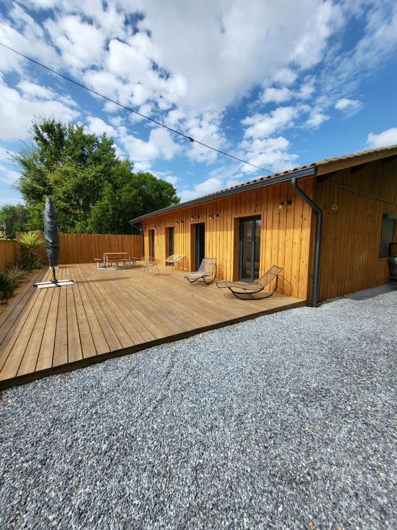Bassin D'arcachon Villa 10 Couchages — 4-Star Luxury Hotel in Andernos-Les-Bains, France