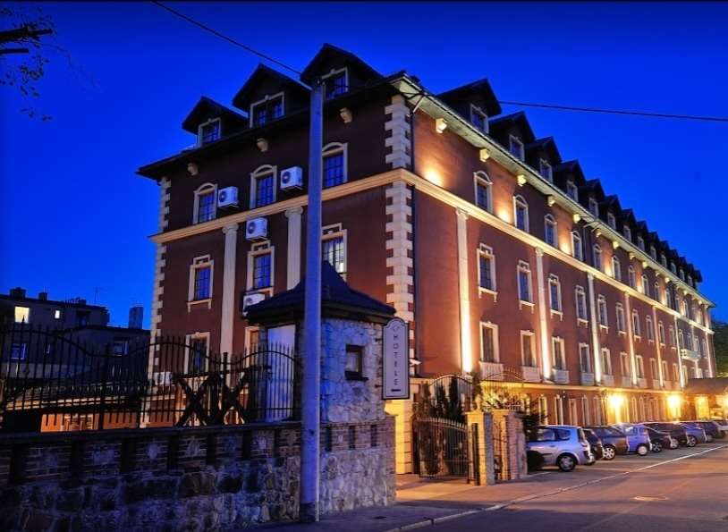 Hotel Diament Arsenal Palace Katowice Chorzów — hotel in Chorzow