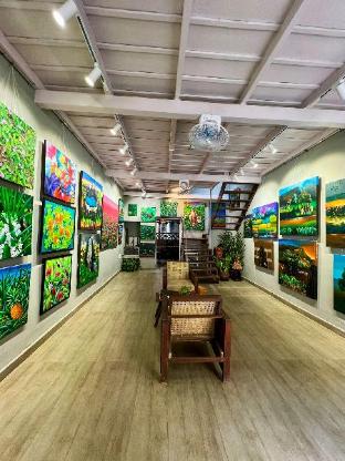 Idha Artists' Gallery Stay with Art