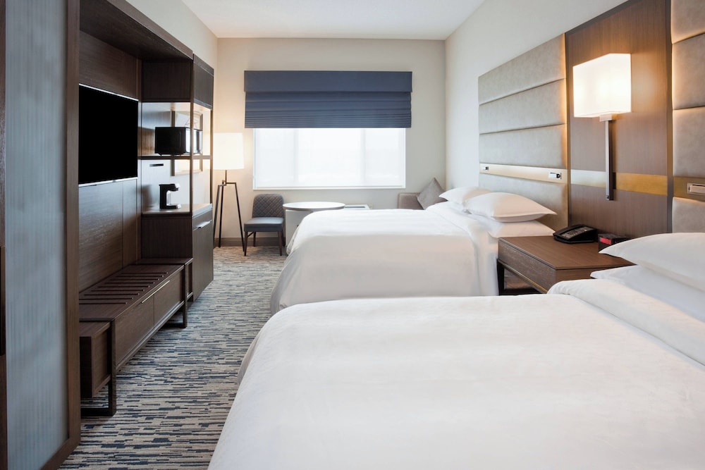 Sheraton St. Paul Woodbury Hotel - photo 9