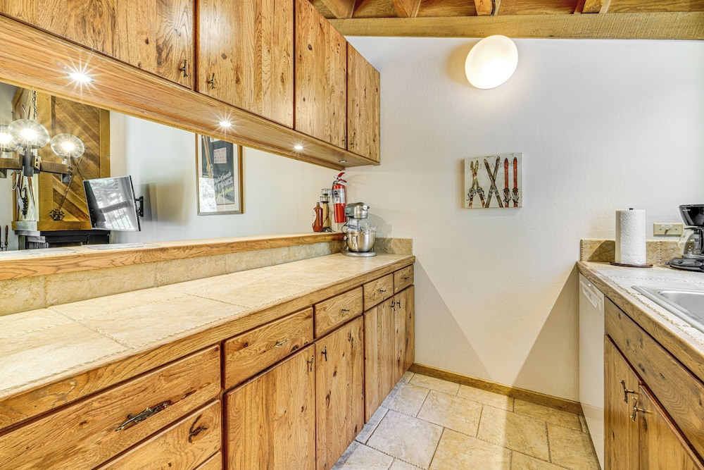 Less Than 1 Mi to North Star Resort Condo with Balcony - photo 9