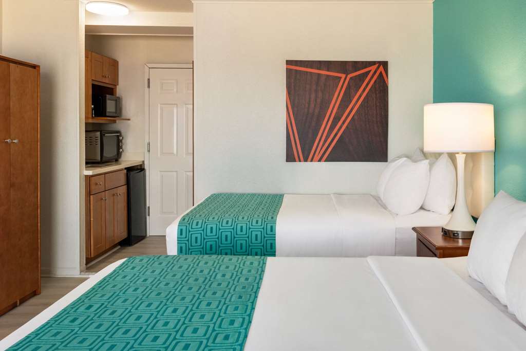 Howard Johnson by Wyndham Ocean City Oceanfront - photo 26